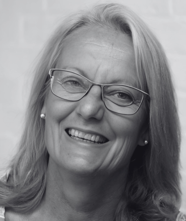 Linda Lull B&W